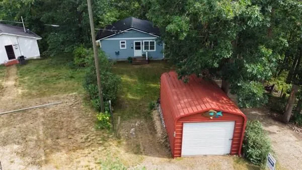 9638 W School Section Lake Drive Morton Township, MI 49332