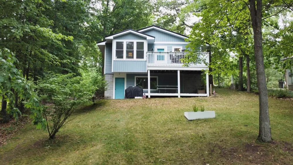 9638 W School Section Lake Drive Morton Township, MI 49332
