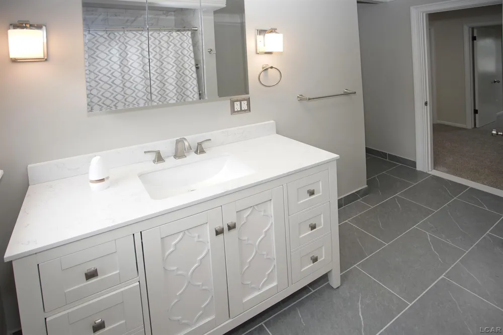 9315 Kingsley Drive Cambridge Township, MI 49265
