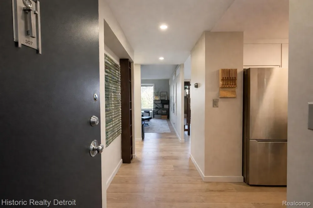 1300 E Lafayette Street E #307 Detroit City, MI 48207