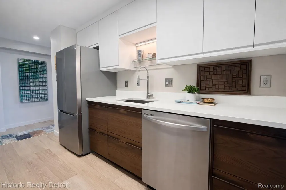 1300 E Lafayette Street E #307 Detroit City, MI 48207