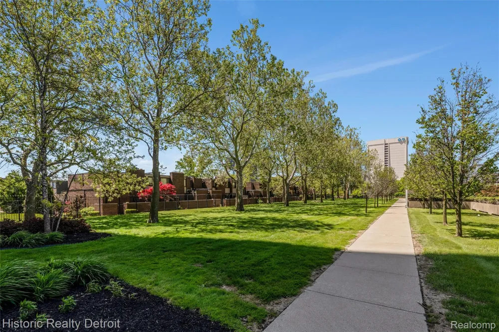 1300 E Lafayette Street E #307 Detroit City, MI 48207