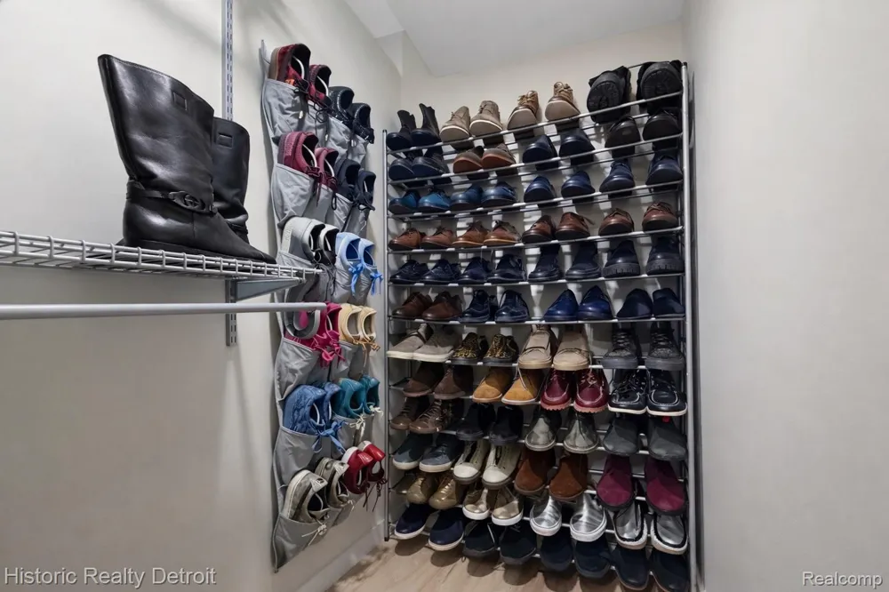 1300 E Lafayette Street E #307 Detroit City, MI 48207