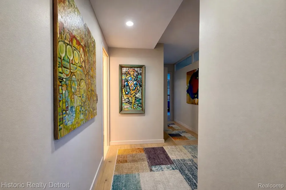 1300 E Lafayette Street E #307 Detroit City, MI 48207