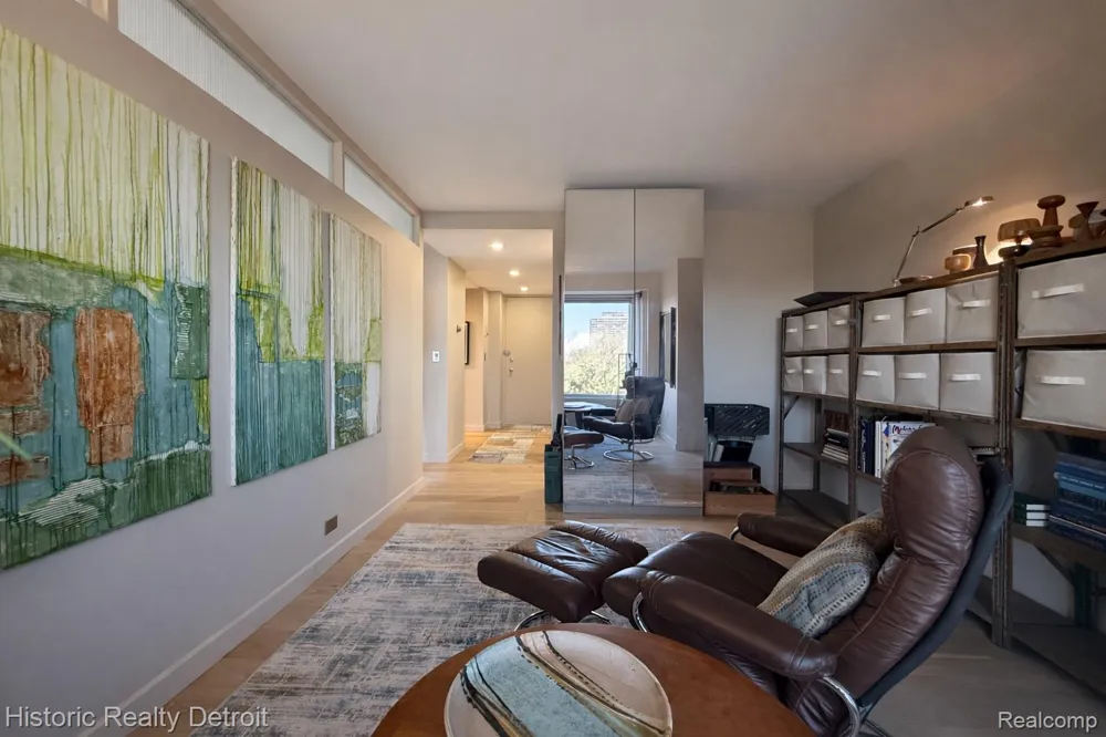 1300 E Lafayette Street E #307 Detroit City, MI 48207