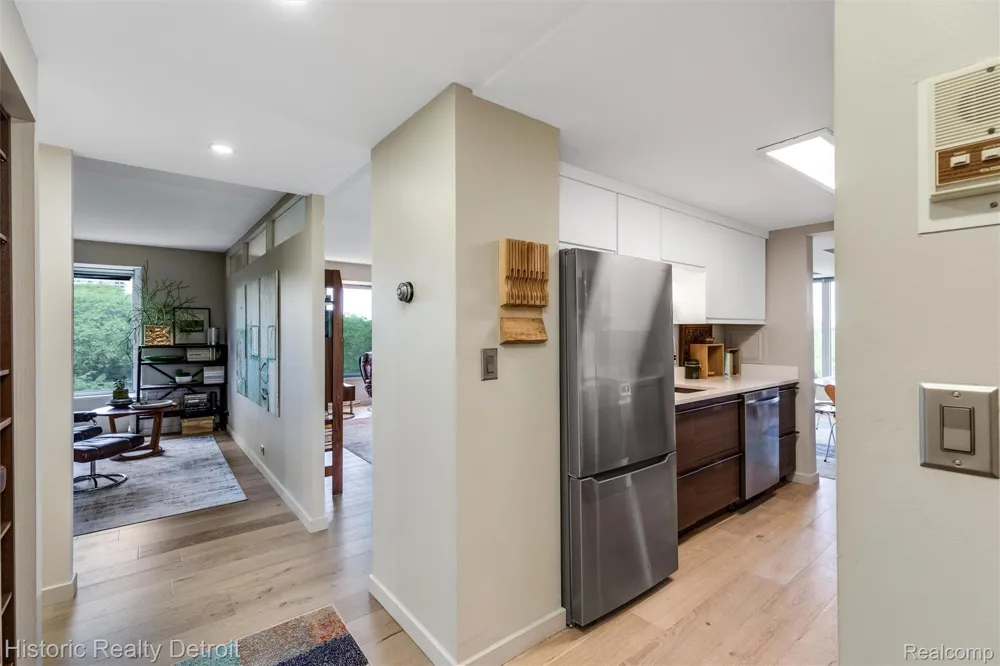 1300 E Lafayette Street E #307 Detroit City, MI 48207