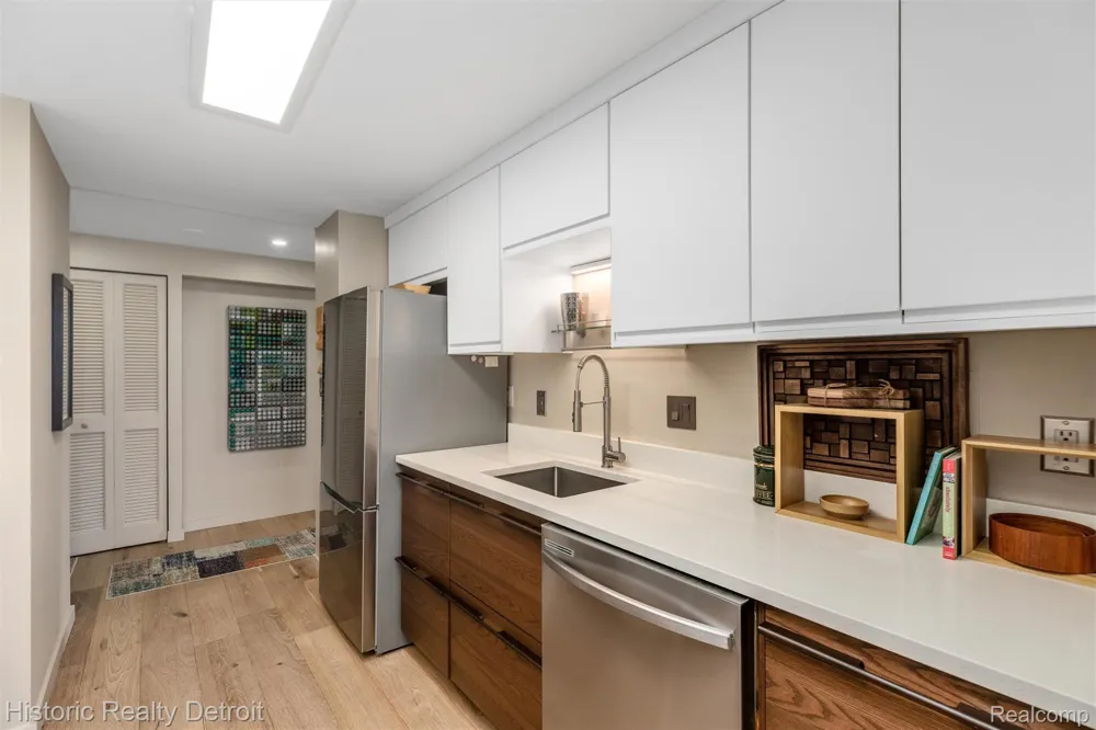 1300 E Lafayette Street E #307 Detroit City, MI 48207