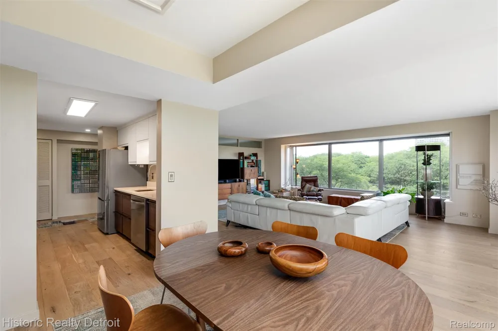 1300 E Lafayette Street E #307 Detroit City, MI 48207