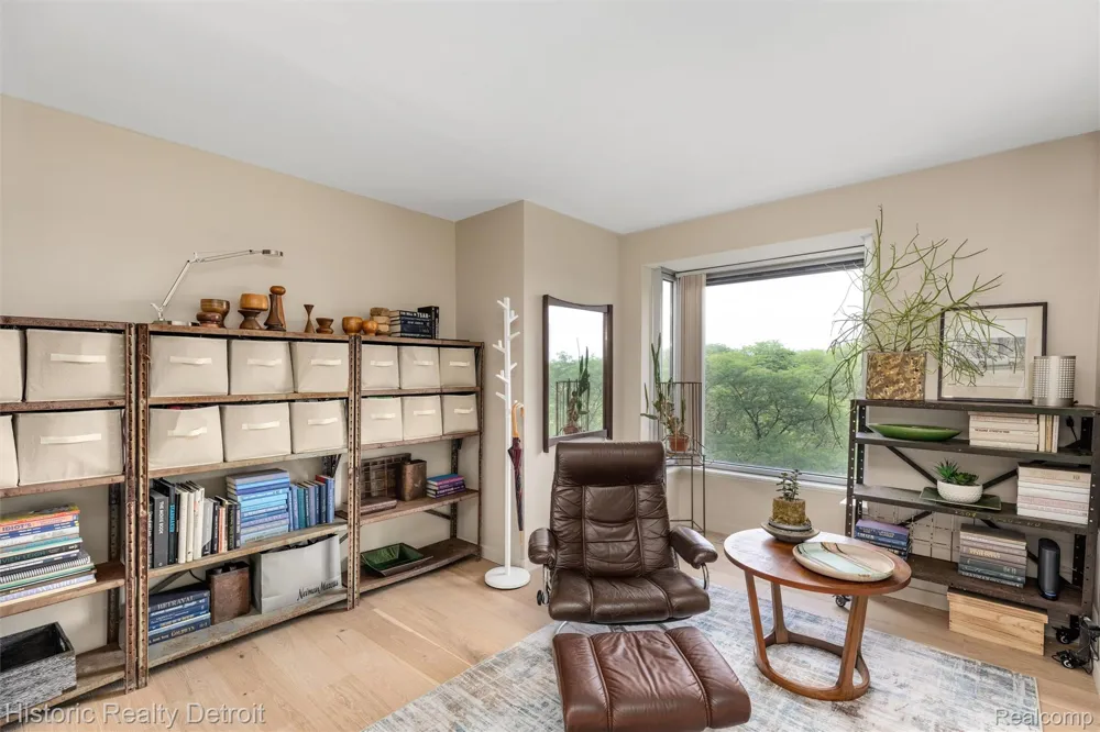 1300 E Lafayette Street E #307 Detroit City, MI 48207
