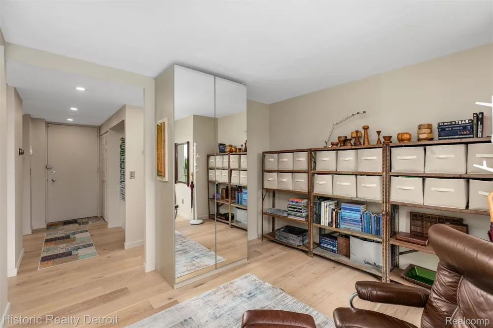 1300 E Lafayette Street E #307 Detroit City, MI 48207
