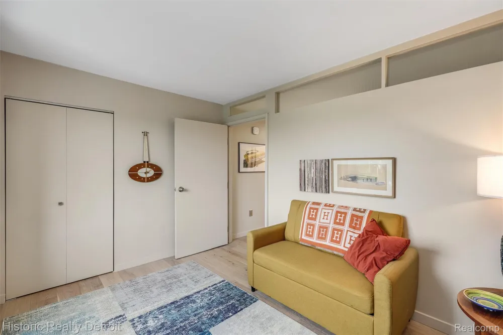 1300 E Lafayette Street E #307 Detroit City, MI 48207