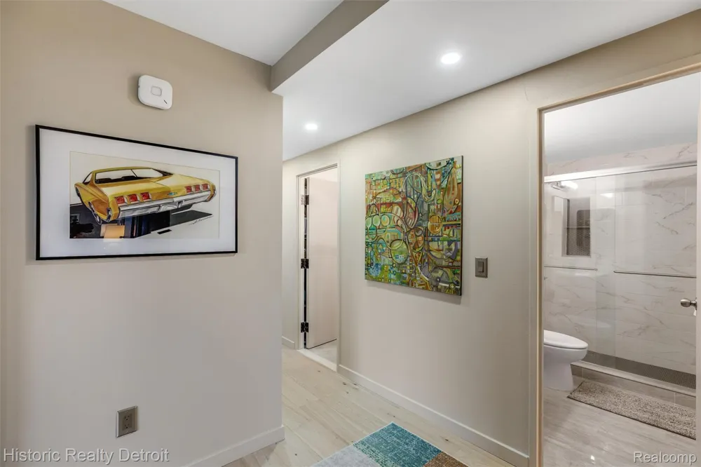 1300 E Lafayette Street E #307 Detroit City, MI 48207