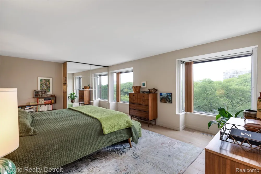1300 E Lafayette Street E #307 Detroit City, MI 48207