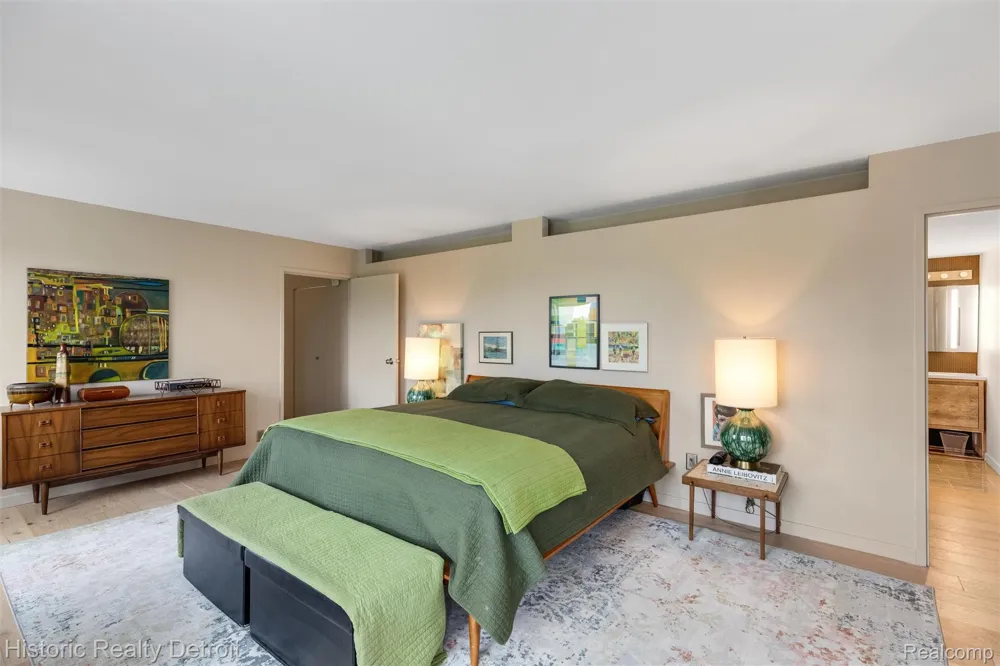 1300 E Lafayette Street E #307 Detroit City, MI 48207
