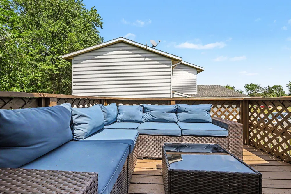 423 Pine Place Street SE Kentwood City, MI 49548