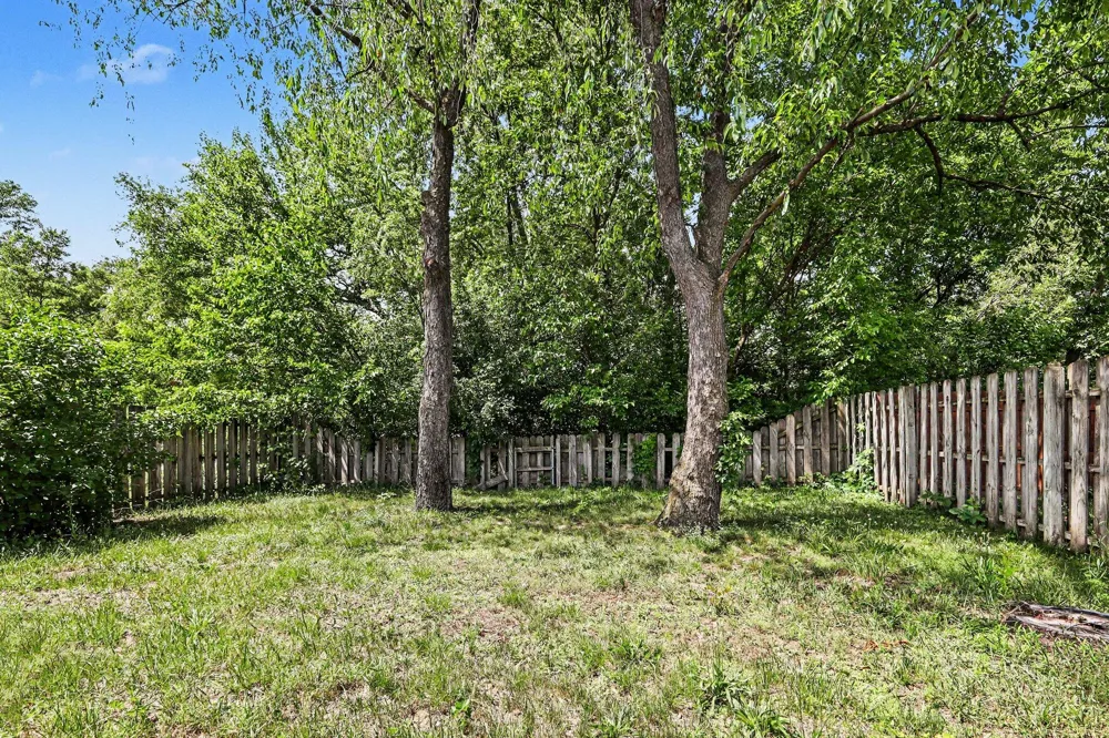 423 Pine Place Street SE Kentwood City, MI 49548