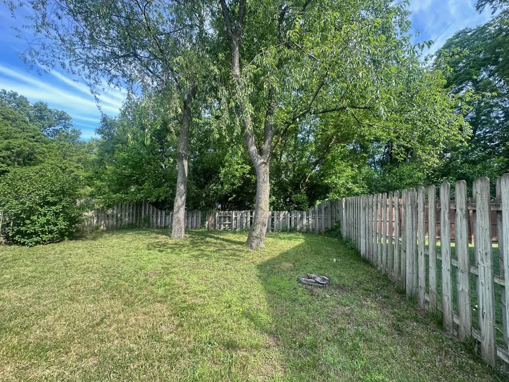 423 Pine Place Street SE Kentwood City, MI 49548