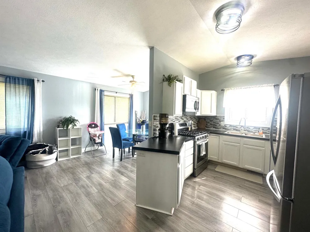 423 Pine Place Street SE Kentwood City, MI 49548