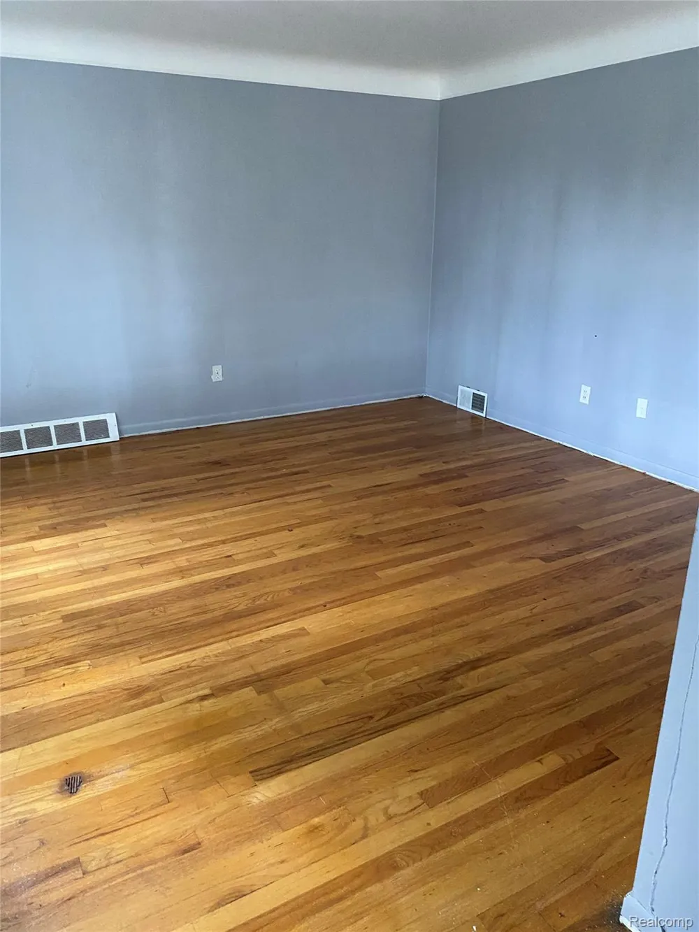 18327 Holland Avenue Eastpointe City, MI 48021
