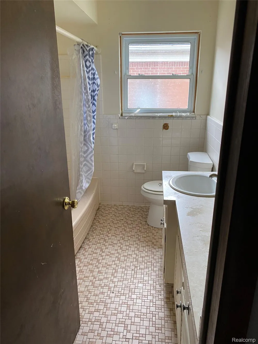 18327 Holland Avenue Eastpointe City, MI 48021