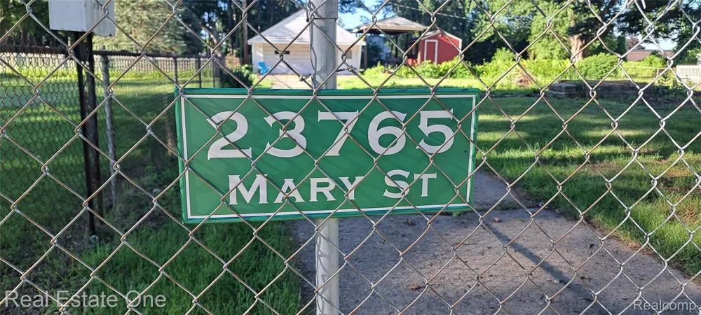 23765 Mary Street Taylor City, MI 48180