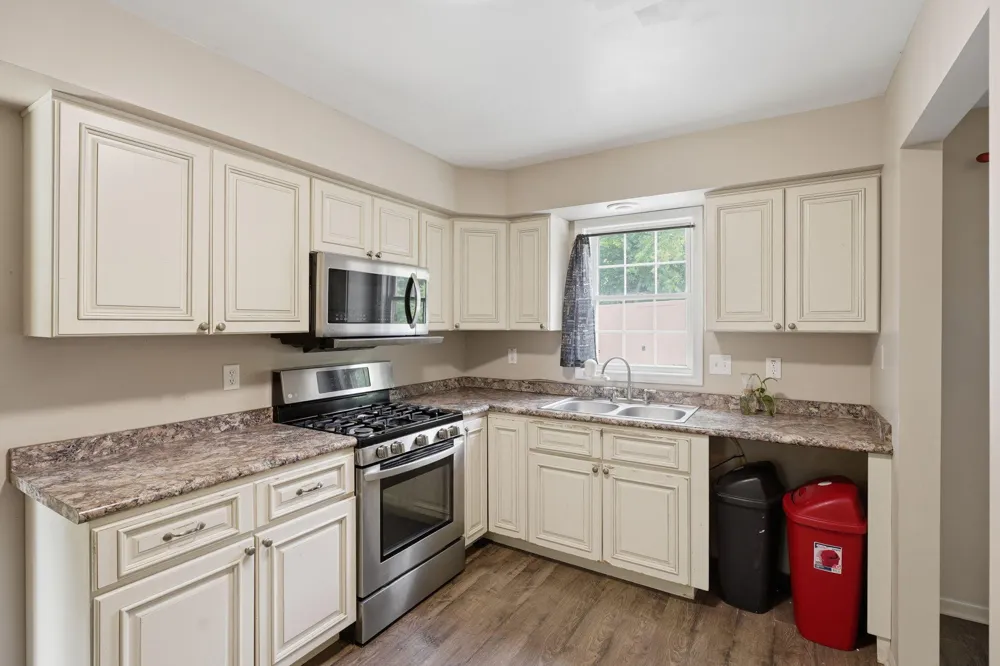 9050 Almena Drive Oshtemo Charter Township, MI 49009