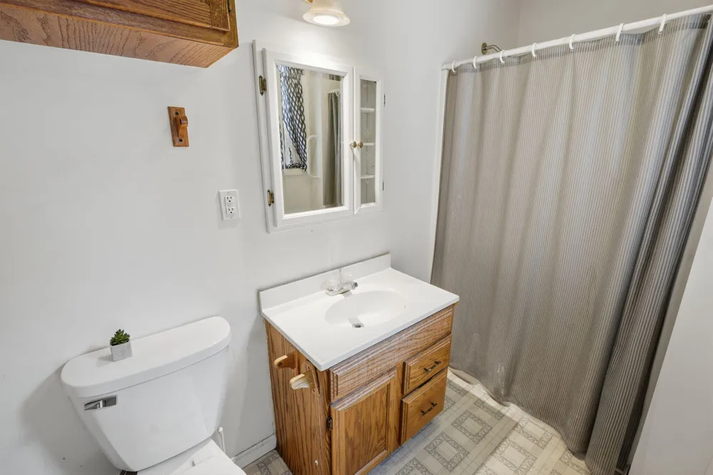 9050 Almena Drive Oshtemo Charter Township, MI 49009