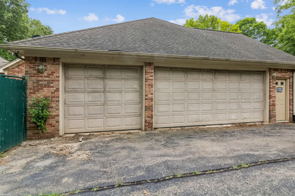 3701 Green Lake Road West Bloomfield Charter Township, MI 48324