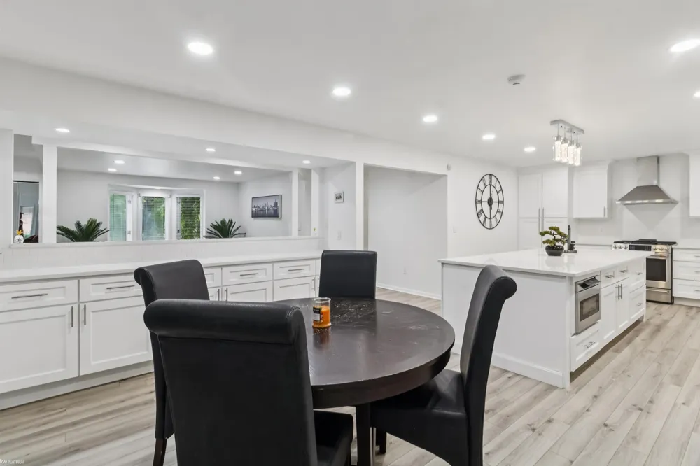3701 Green Lake Road West Bloomfield Charter Township, MI 48324