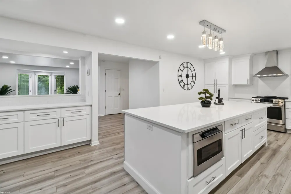3701 Green Lake Road West Bloomfield Charter Township, MI 48324