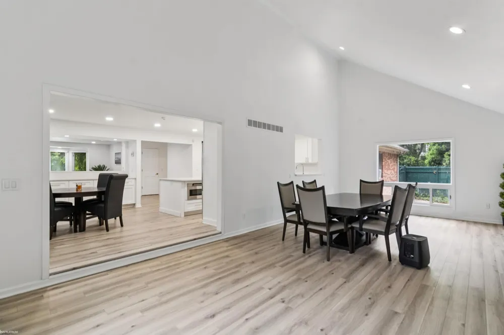 3701 Green Lake Road West Bloomfield Charter Township, MI 48324