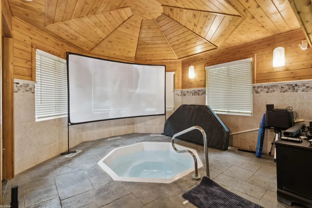 3701 Green Lake Road West Bloomfield Charter Township, MI 48324
