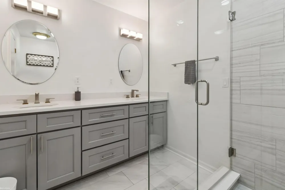 3701 Green Lake Road West Bloomfield Charter Township, MI 48324