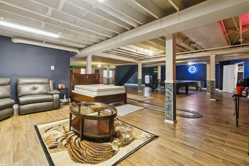 3701 Green Lake Road West Bloomfield Charter Township, MI 48324