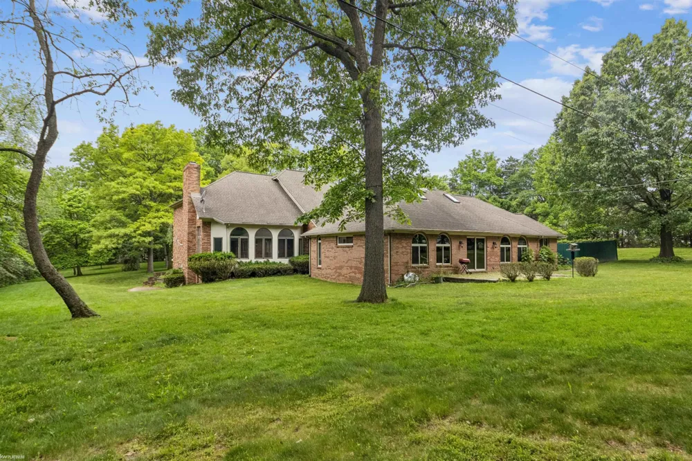 3701 Green Lake Road West Bloomfield Charter Township, MI 48324