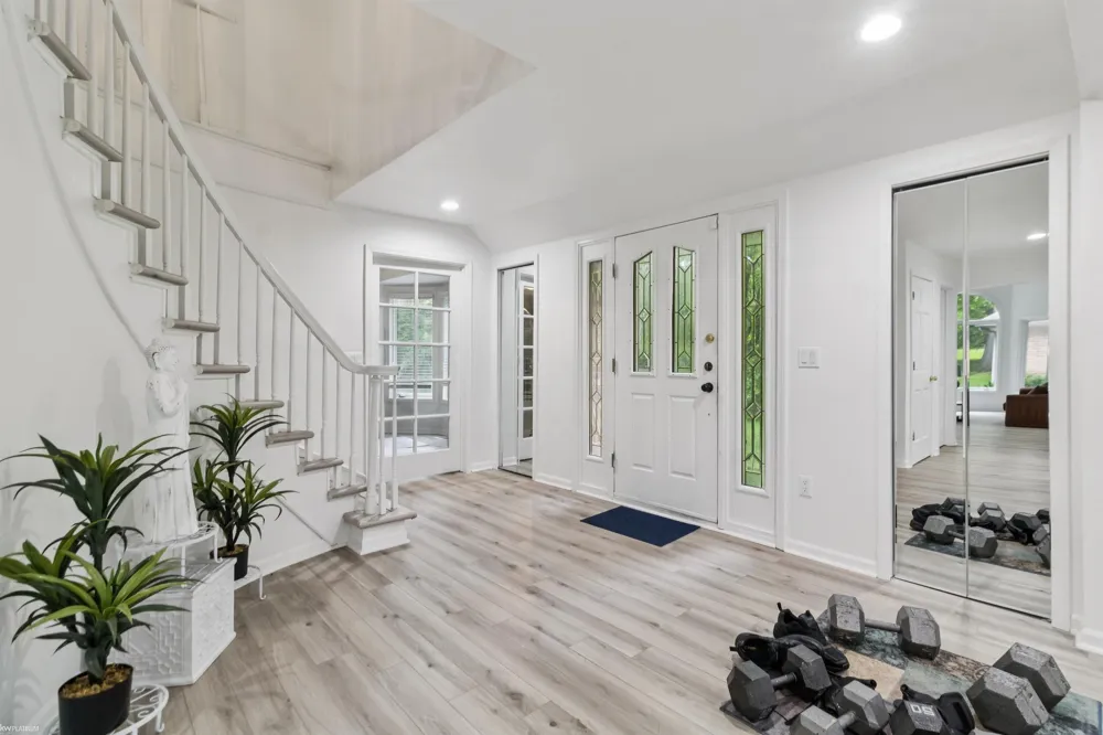 3701 Green Lake Road West Bloomfield Charter Township, MI 48324