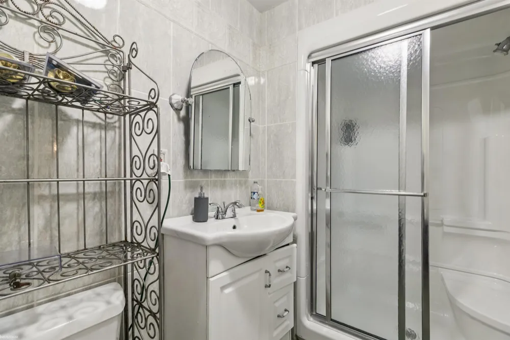 3701 Green Lake Road West Bloomfield Charter Township, MI 48324