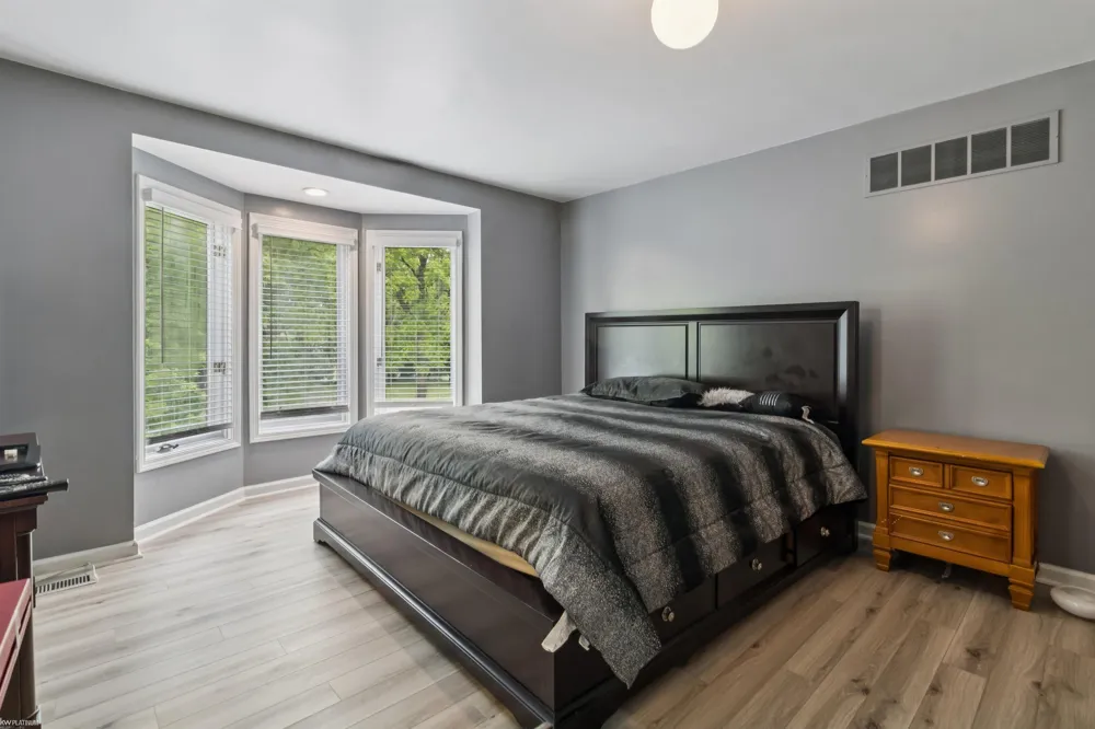 3701 Green Lake Road West Bloomfield Charter Township, MI 48324