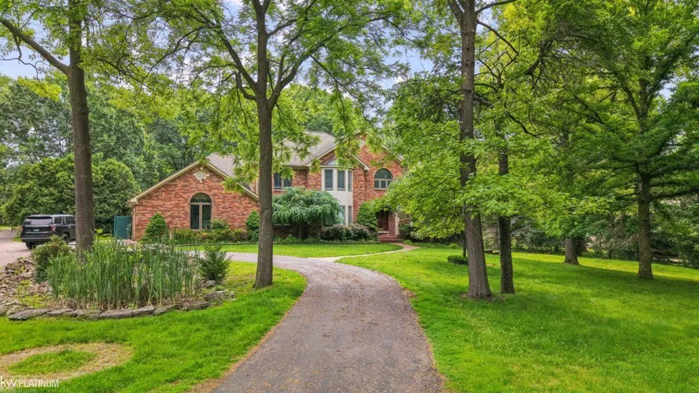 3701 Green Lake Road West Bloomfield Charter Township, MI 48324
