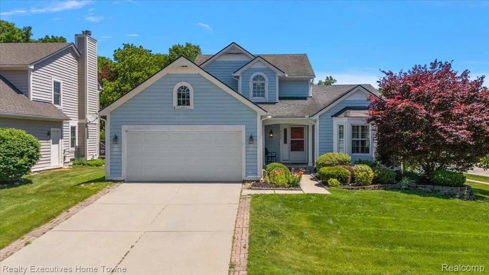 899 Hathaway Dr Drive Auburn Hills City, MI 48326