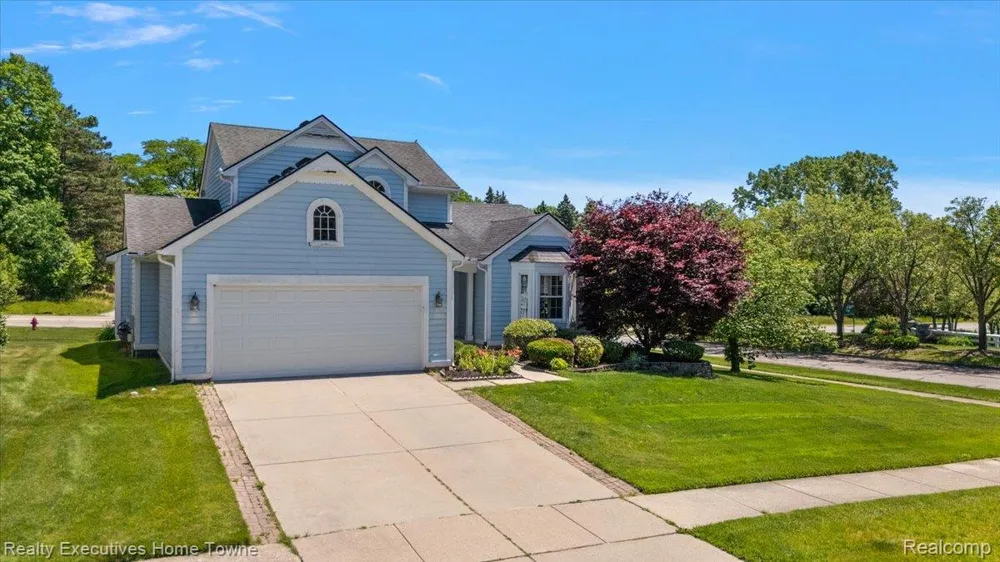 899 Hathaway Dr Drive Auburn Hills City, MI 48326