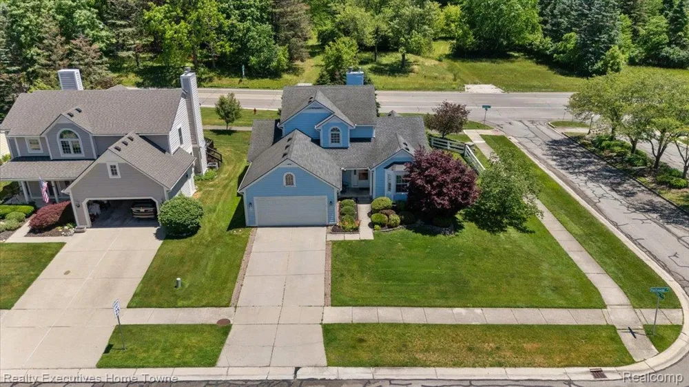 899 Hathaway Dr Drive Auburn Hills City, MI 48326