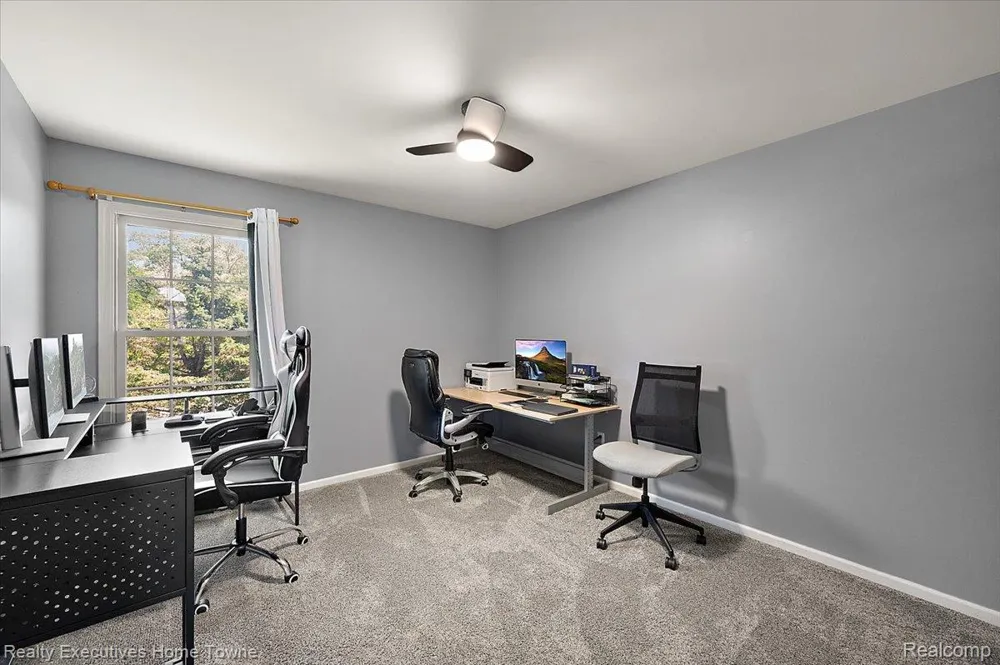 899 Hathaway Dr Drive Auburn Hills City, MI 48326