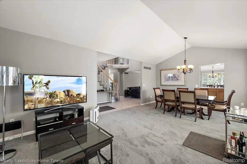 899 Hathaway Dr Drive Auburn Hills City, MI 48326