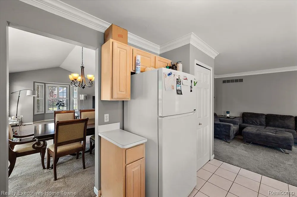 899 Hathaway Dr Drive Auburn Hills City, MI 48326