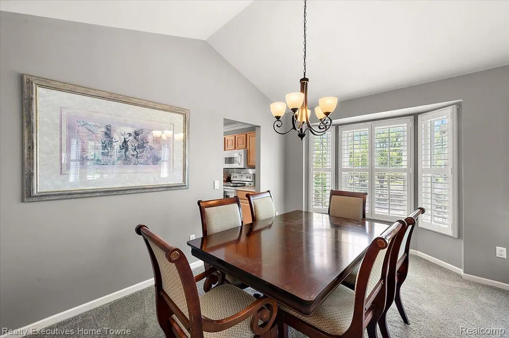 899 Hathaway Dr Drive Auburn Hills City, MI 48326