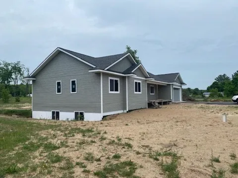 4925 Arbor Grove
