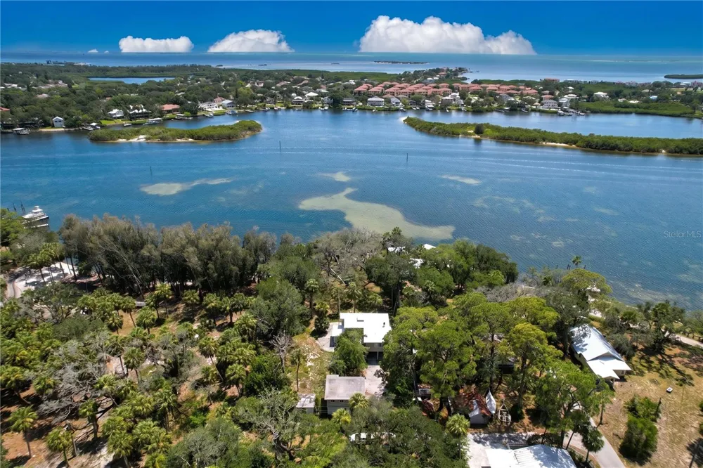 1275 MICKLER LANE Tarpon Springs, FL 34689
