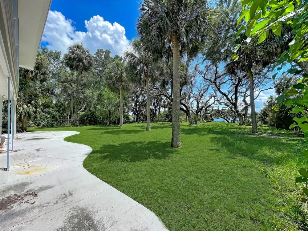 1275 MICKLER LANE Tarpon Springs, FL 34689