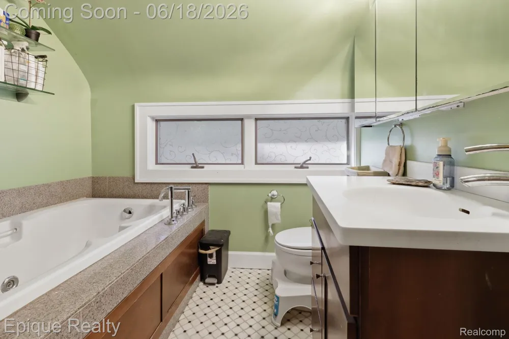21085 Metroview Road Farmington Hills City, MI 48335